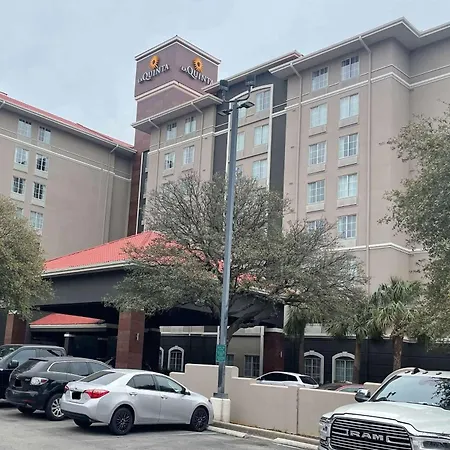 Hotel La Quinta By Wyndham San Antonio Airport
